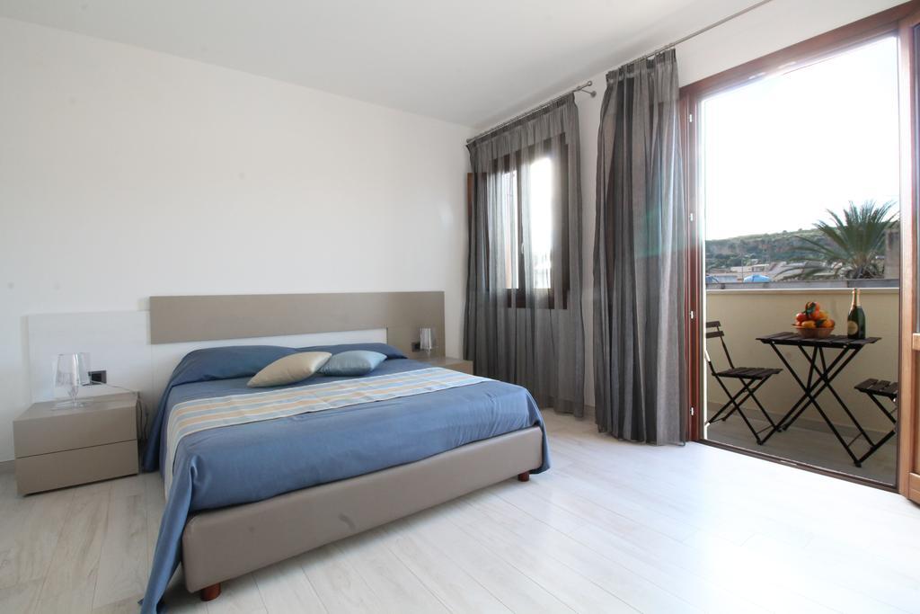 Residence Savoia 산비토로카포 외부 사진